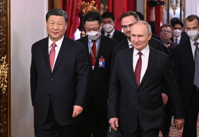 Xi Jinping i Władimir Putin Źródło: EPA/GRIGORY SYSOEV /SPUTNIK / KREMLIN POOL MANDATORY CREDIT Dostawca: PAP/EPA.