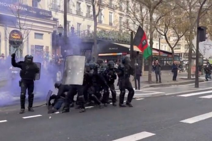 Walki w Paryżu screen