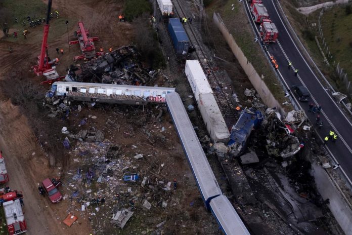Katastrofa kolejowa w Grecji. Foto: PAP/EPA