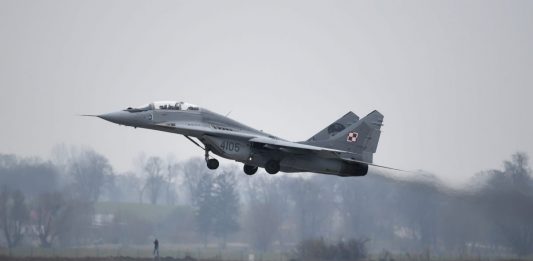 Myśliwiec MiG-29.