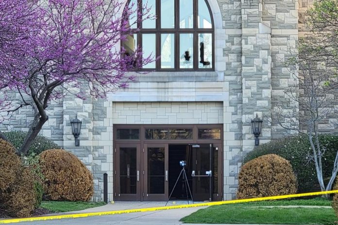 W USA transpłciowy zabójca zabija sześć osób w chrześcijańskiej szkole.