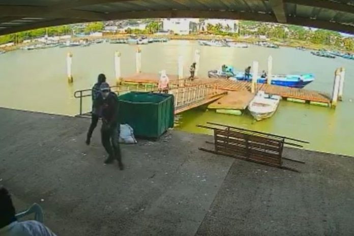 Atak uzbrojonych mężczyzn na port rybacki w mieście Esmeraldas w północno-zachodnim Ekwadorze.