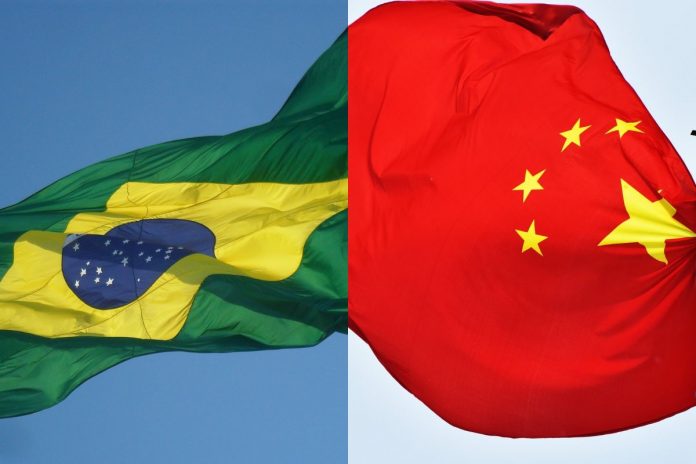 Flagi Brazylii i Chin.