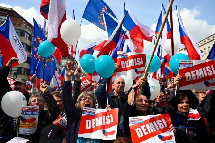 Protest w stolicy Czech przeciwko polityce rządu. Foto: PAP/CTK