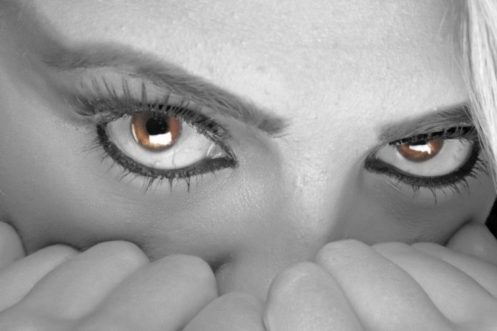 Strach, kobiece oczy. Foto: Pixabay.com