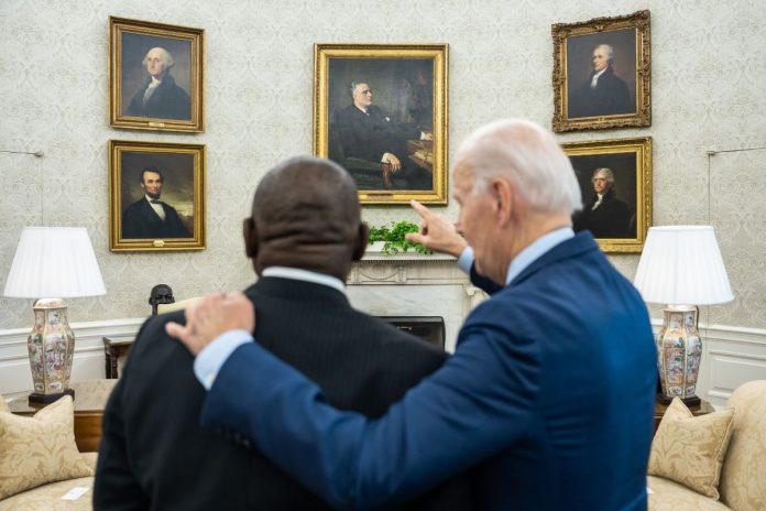 Cyril Ramaphosa oraz Joe Biden.