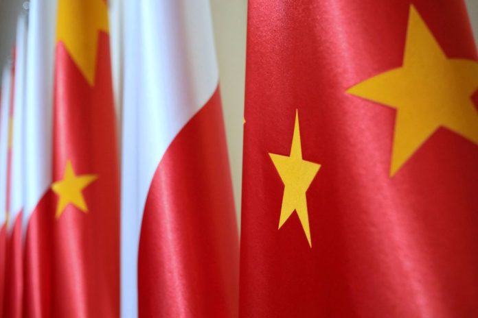 Flagi Polski i Chin.