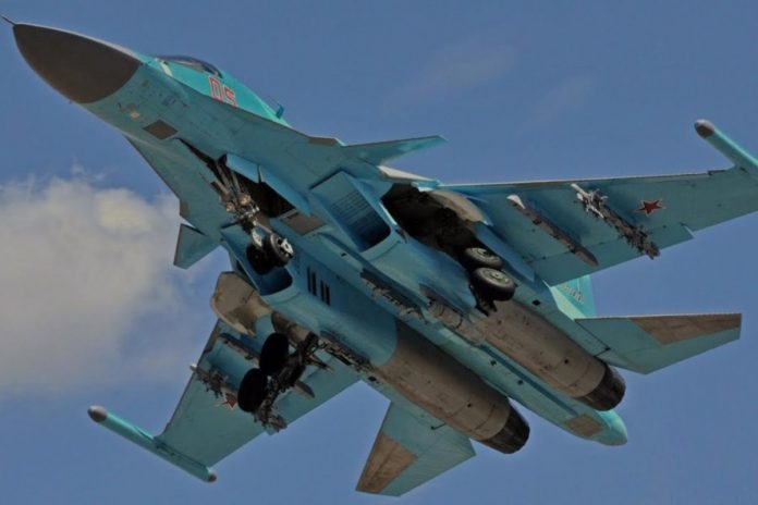Bombowiec wielozadaniowy SU-34, fot. youtube.com/newupdatedefence