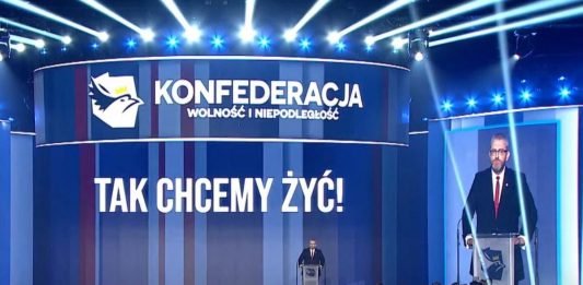 Grzegorz Braun podczas Wielkiej konwencji programowej Konfederacji "Tak chcemy żyć!" w Warszawie 24.06.2023 r.