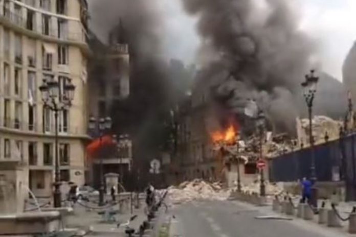 Eksplozja i pożar w Paryżu.