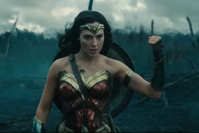 Gal Gadot jako Wonder Woman Źródło: YouTube / DC