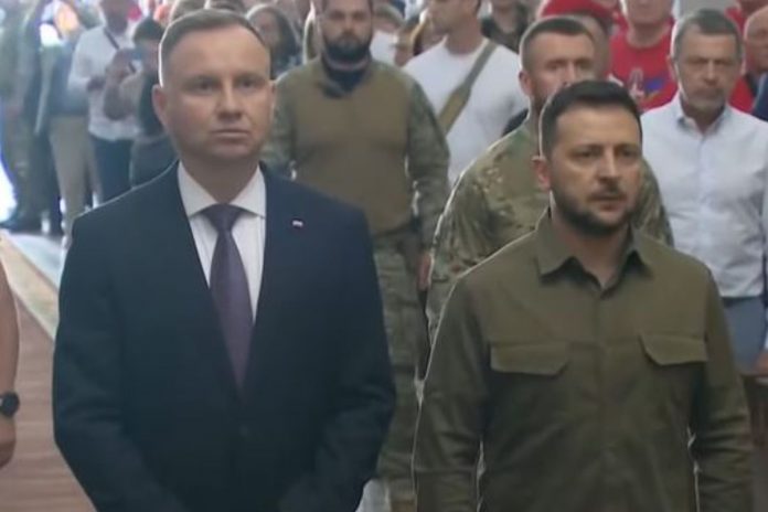 Prezydenci Polski i Ukrainy oddali hołd 