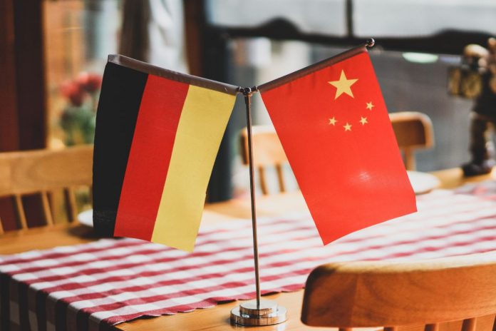 Flagi Niemiec i Chin