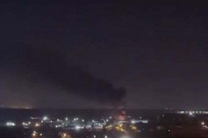 Eksplozje i pożar w pobliżu jednego z najważniejszych rosyjskich lotnisk.