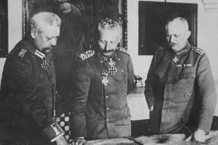 Paul von Hindenburg, Wilhelm II, Erich Ludendorff.
