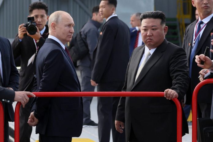 Władimir Putin oraz Kim Dzong Un.