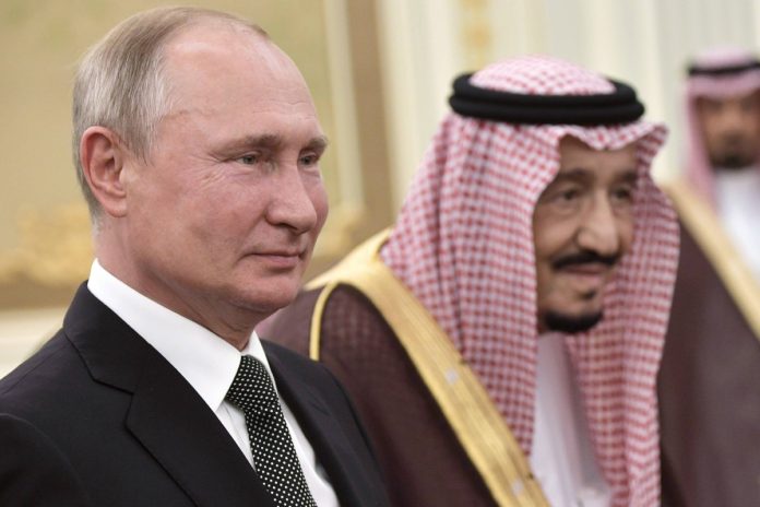 Prezydent Rosji Władimir Putin i król Arabii Saudyjskiej Salman ibn Abd al-Aziz Al Su’ud. Zdjęcie ilustracyjne. Źródło: PAP/EPA