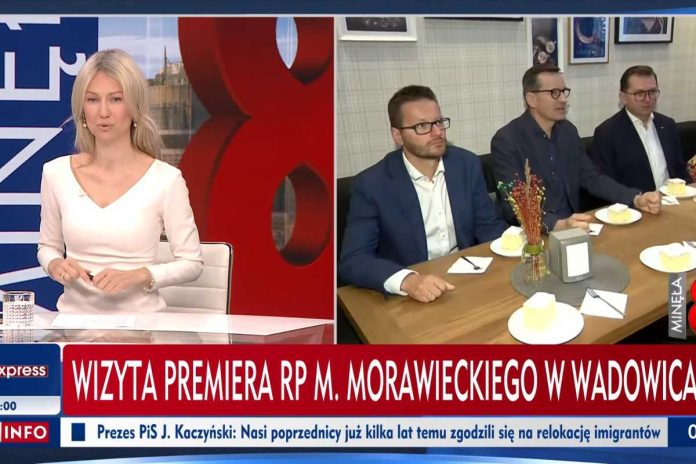 Magdalena Ogórek i Mateusz Morawiecki z kremówką / Foto: screen YouTube/TVP Info