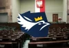 Logo Konfederacji na tle sali posiedzeń Sejmu. / foto: domena publiczna (kolaż)