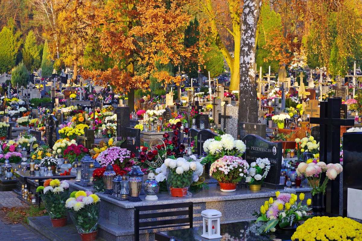 Pogoda na Wszystkich Świętych. Chłodno, pochmurno, w górach śnieg